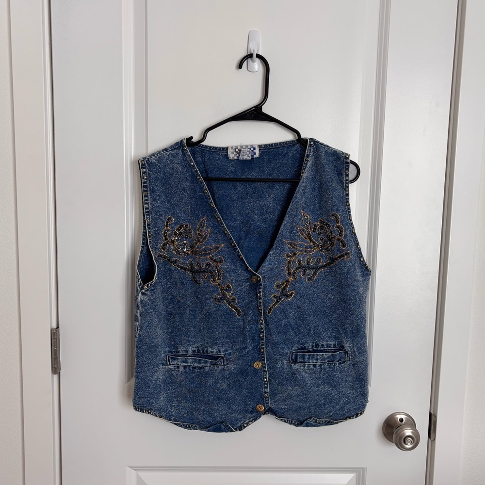Vintage Pretty Bleu Denim Vest Embroidered Bead Shirt